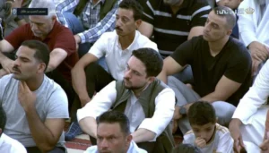 ولي العهد يؤدي صلاة الجمعة في مسجد الحسين بن طلال 1 - عروبة الاخباري | Oroba News